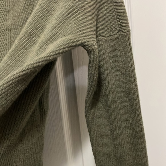 Abercrombie & Fitch Sweater - Picture 7 of 14